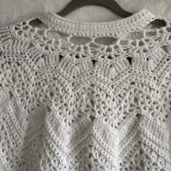 Hand Crochet Poncho Sweater Cape Silver Buttons White Boho Festival - Picture 8 of 9